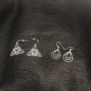 New 2 pairs of earrings as shown